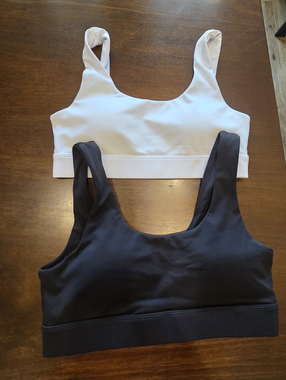 Women’s Scoop-Neck Seamless Bralette - White & Black
